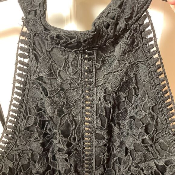 She + Sky Size Small lace open back romper - Picture 8 of 10